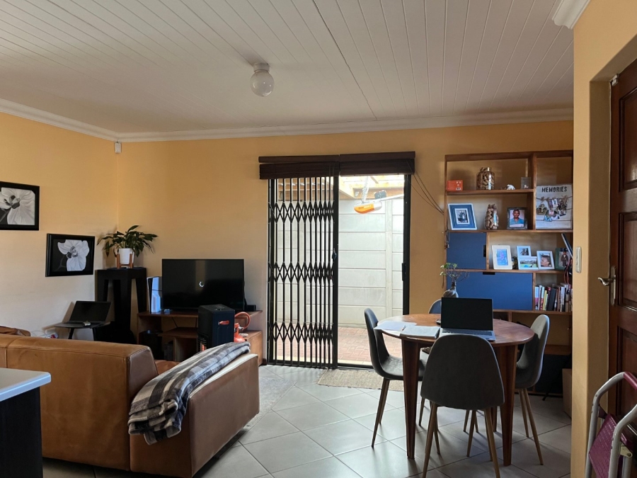To Let 2 Bedroom Property for Rent in Rondevallei Western Cape